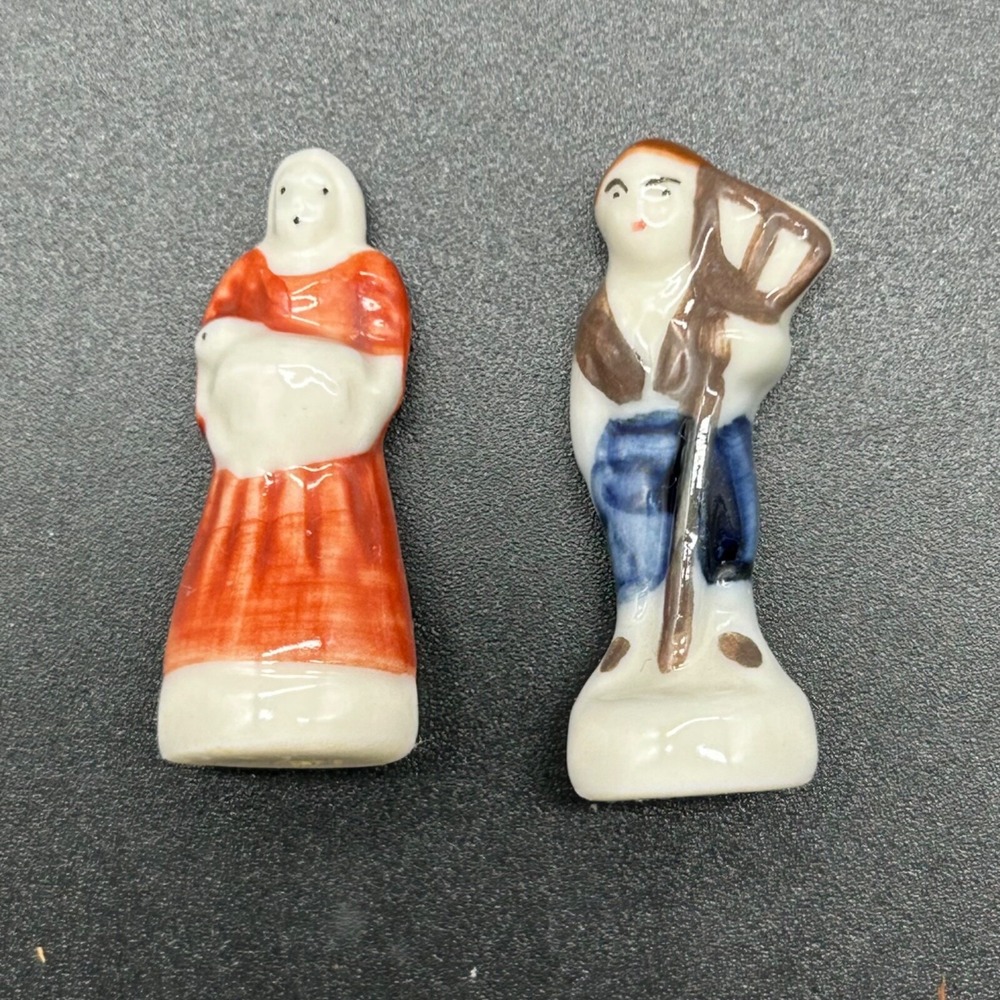Bean Santon Crèche Farmer and Wife Figurine Miniature France